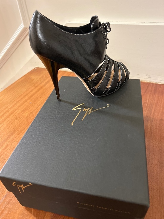 Giuseppe Zanotti Shoes - Brand New Giuseppe Zanotti Black Leather Shoes SZ 7 1/2 NWT